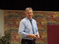 Die-überfüllte-Wohngemeinschaft-130