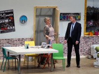 Die-überfüllte-Wohngemeinschaft-17