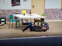 Die-überfüllte-Wohngemeinschaft-43